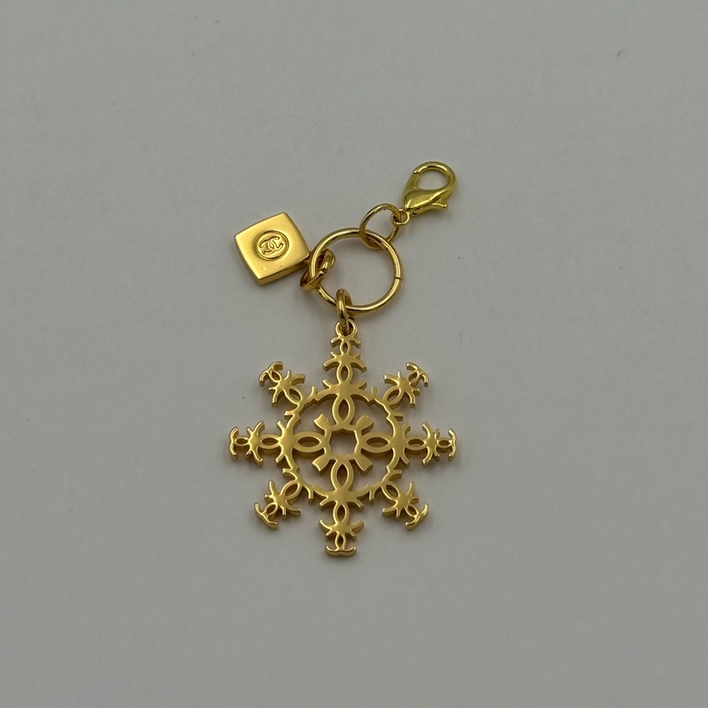 Chanel Snowflake Keychain Charm - Picture 2 of 3